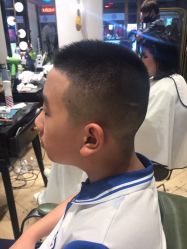 点击看大图 -蓝调造型·烫发·染发