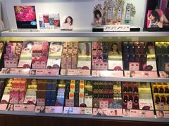 -4iNLOOK美瞳店(上海日月光中岛店)
