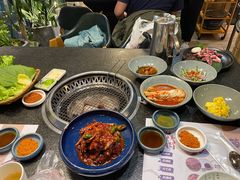 -草家酱蟹炭火烤肉店(珲春南路一店)