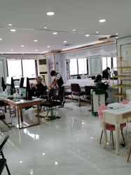 -镁连社·美联社