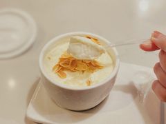 双皮奶-悦满楼·西关名点·湛江名菜(航空综合大厦店)