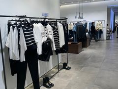 -URBAN REVIVO(上海中庚漫游城店)