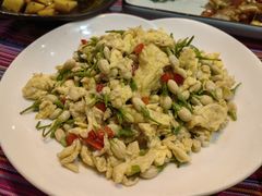 -香巴拉云南餐厅(华莱坞店)