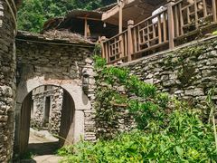 -高荡千年布依古寨旅游景区