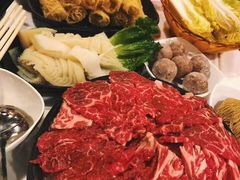 -鲜入围煮花胶鸡海鲜火锅