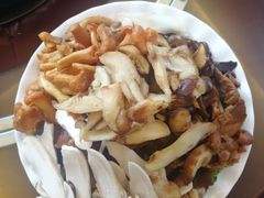 -野菌皇海景野生菌火锅(滨海大道店)
