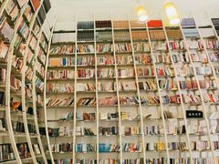 -钟书阁(松江泰晤士小镇店)