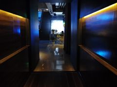 -The ROOF (通盈中心店)
