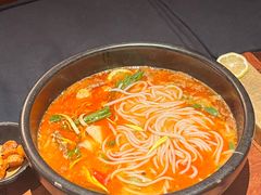 -银米·云南传统过桥米线(双廊黑金冠店)