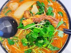 金牌卤牛什炸酱米线-肥汁米蘭香港米线(长宁来福士店)