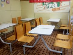 露天位-华莱士·全鸡汉堡(五号路店)