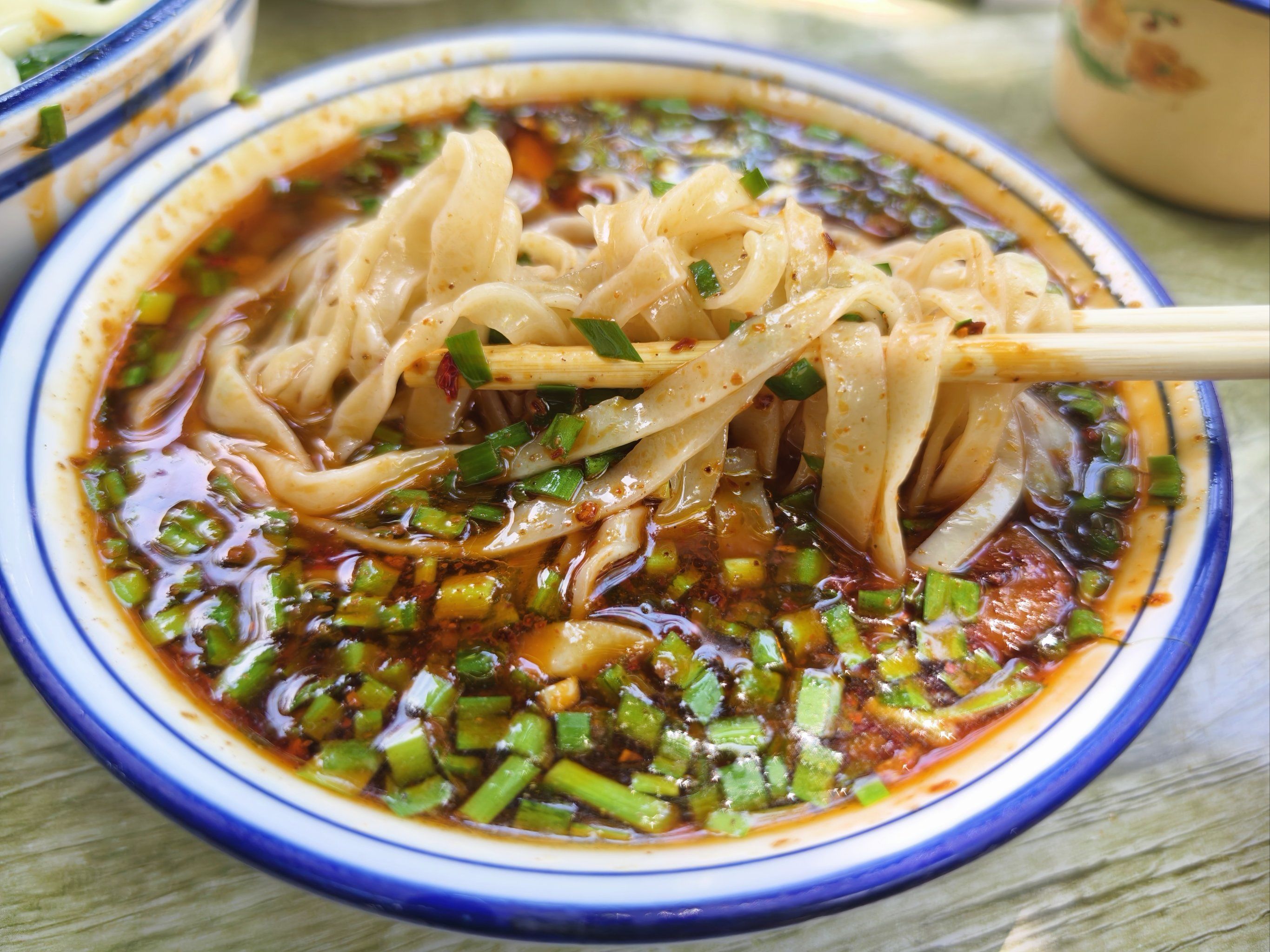 发现美食之户县摆汤面