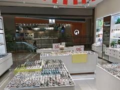-J-Optical佳视明眼镜·蔡司视觉(青岛金茂览秀城店)