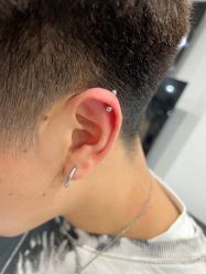 -龙之吻专业刺青·手工耳洞·纹身去色