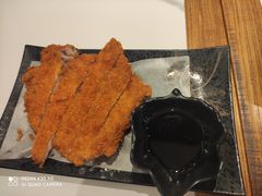 馋嘴炸猪排-馋三尺蟹粉小笼(人民广场店)