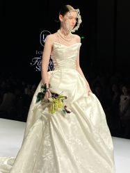 -Renee芮亦婚纱(原丽莎)