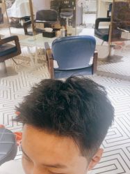 -PE SALON