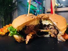 -HIGH FIVE哈福手工汉堡(桂林路店)