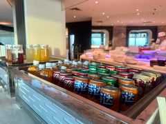 -亚洲国际大酒店·云顶阁旋转自助餐厅