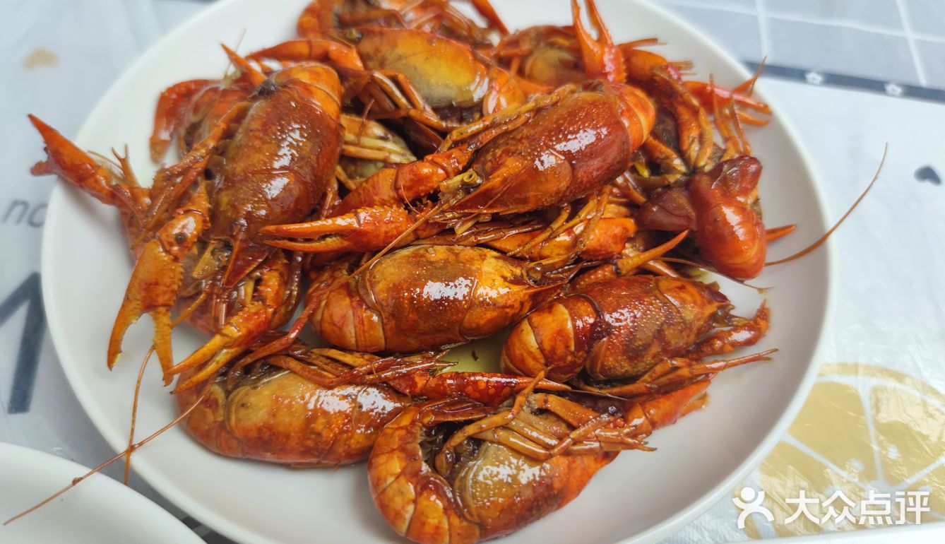 今天的湖北人都在吃虾子！