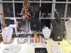 -HeyJewel全球独立设计师原创首饰集合店