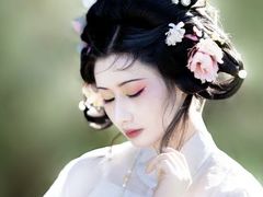 -翩若国风汉服体验馆