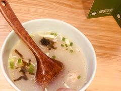 鱼籽鲜虾小馄饨-陈家生煎(世茂双子塔店)