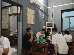 -虹兴砂锅店