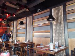 大堂-辣尚瘾·烤鱼·新川菜(交大直营店)