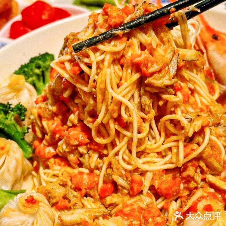 强推!外滩这家蟹黄面,鲜到我想原地封神