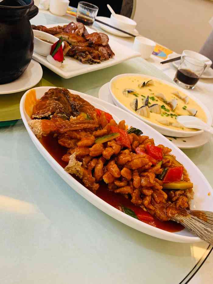 聚鲜阁(龙隐桥店)-"就住旁边,天天去吃,感觉很不错,单点可能.