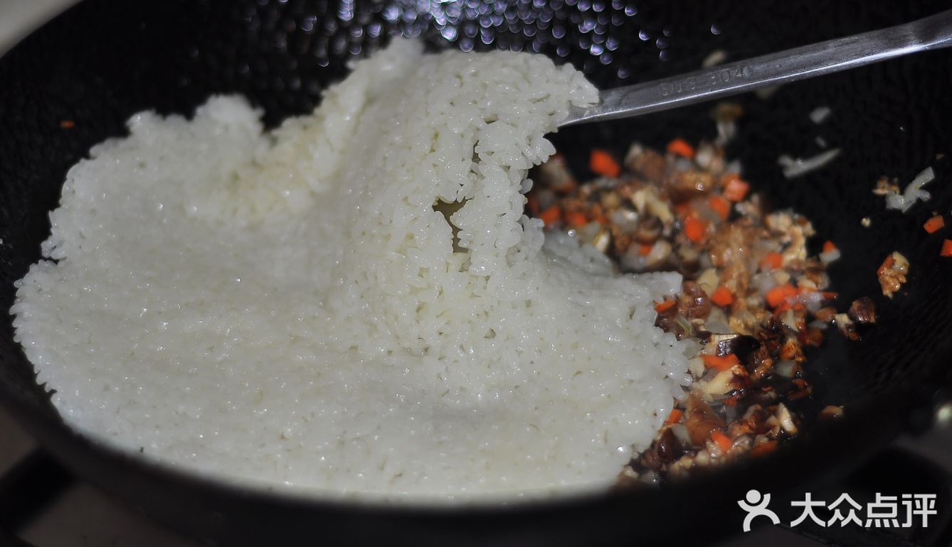 咸蛋黄糯米烧卖[调皮]这样做太好吃了