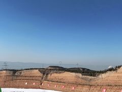 -采薇庄园四季滑雪场