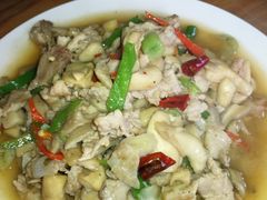 -巍山𤆵肉饵丝