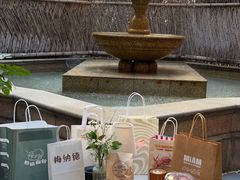 -潮一不贰·法式甜品·生日蛋糕·西式简餐(外滩店)