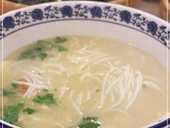 -老国贸云南传统过桥米线(滇池店)