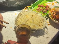 -钢管厂五区小郡肝串串香(蜀都万达店)