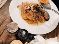 -FLOVIE FLORIST CAFE