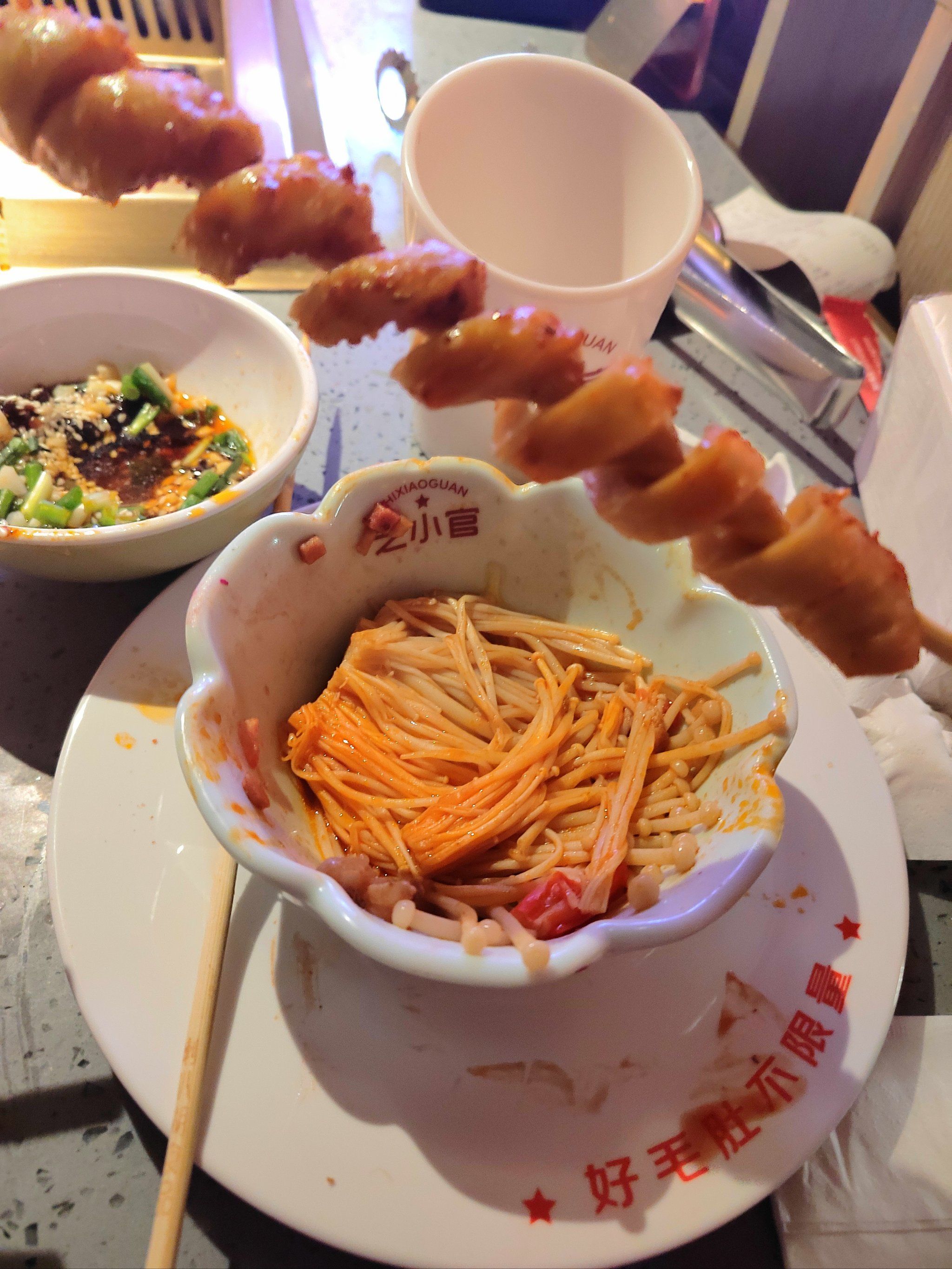 芝小官限定福利免费送 这里的毛肚很不错,牛肉很