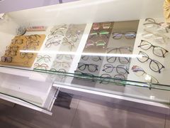 -提一眼镜·蔡司·依视路(小寨店)