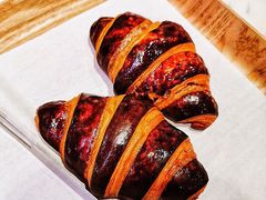 巧克力牛角包-巴黎贝甜·生日蛋糕(环球中心店)