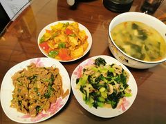 -乐禧母婴全自营月嫂(宝山店)