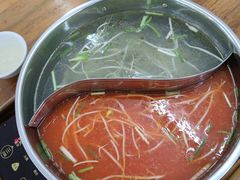 -苗伯妈酸汤火锅
