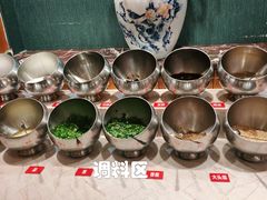 自助调料区-吉布鲁牛排海鲜自助(龙湖北城天街购物广场店)