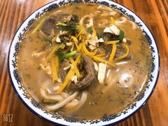 精选酸菜牛腱子面-陈八两面家(华孚写字楼店)