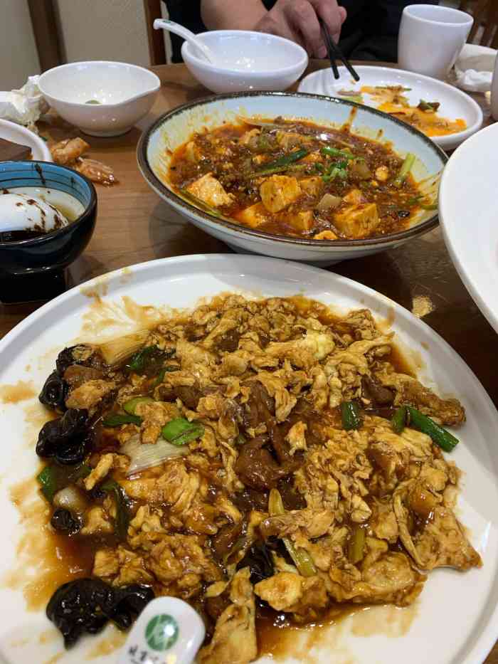 宽沟食府"新开了一家宽沟食府,周末一家老小六口过来.