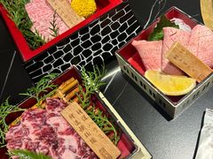 -山川小町·极番烧肉(新地假日广场店)