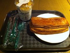 -星巴克(西藏路店)