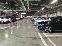 -荟聚西红门购物中心-停车场