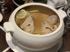 陈咸柠天山雪莲子炖老鸭-杭州西子湖四季酒店·金沙厅